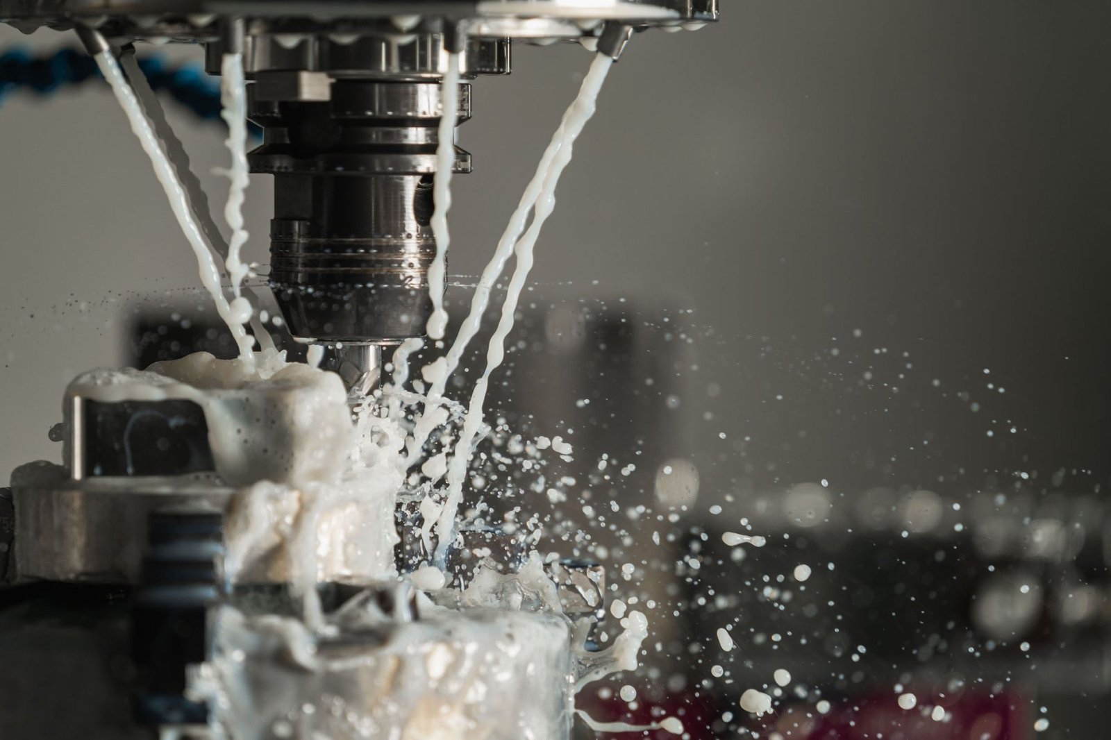 CNC-Fräsen mit Kühlschmierstoff